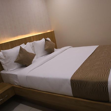 Hotel Dc Star Tarapith Exterior photo