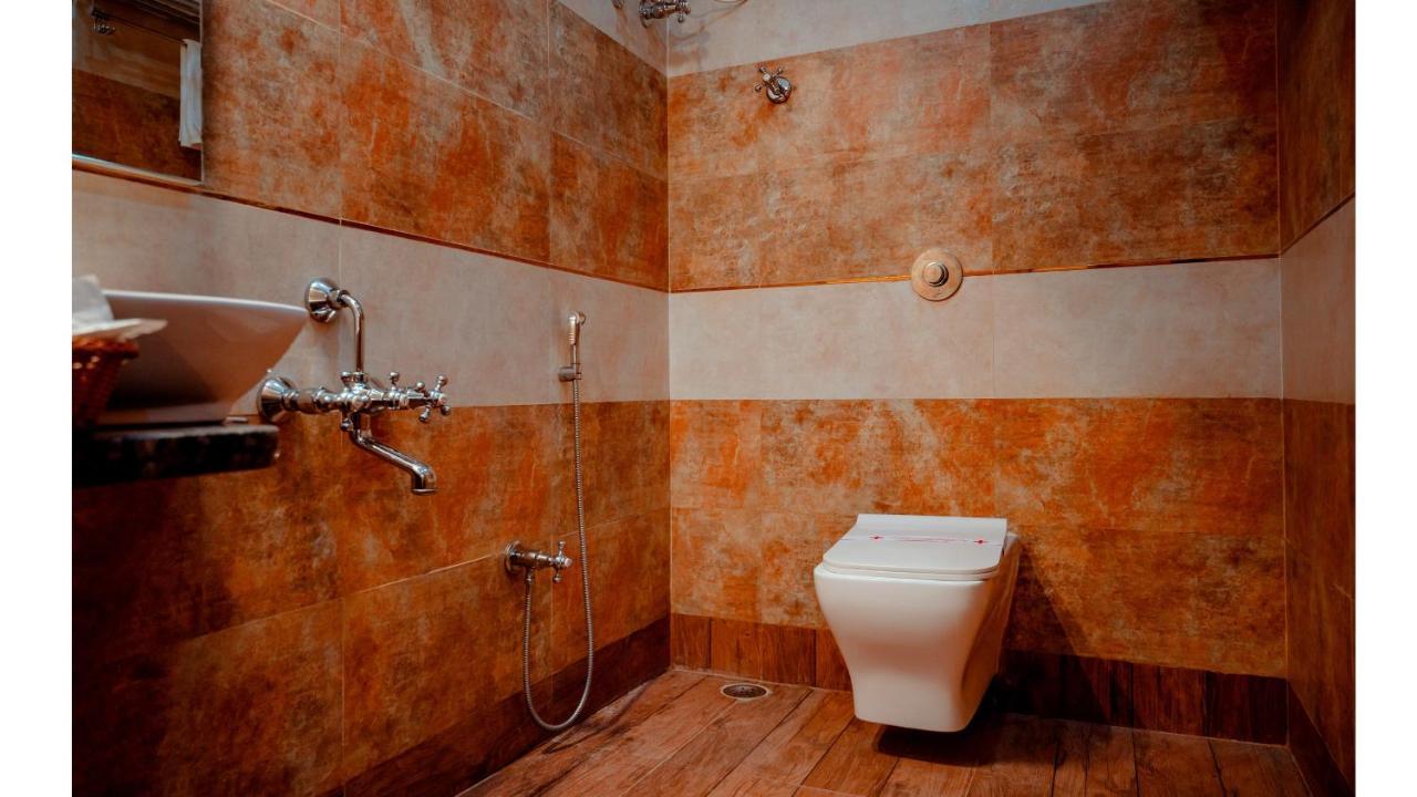 Hotel Dc Star Tarapith Exterior photo