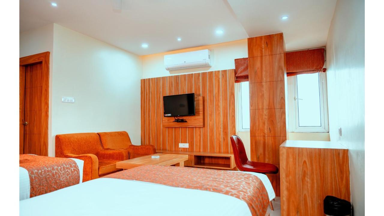 Hotel Dc Star Tarapith Exterior photo