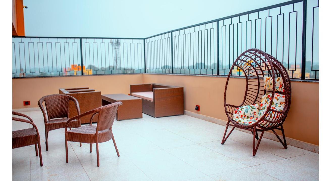 Hotel Dc Star Tarapith Exterior photo
